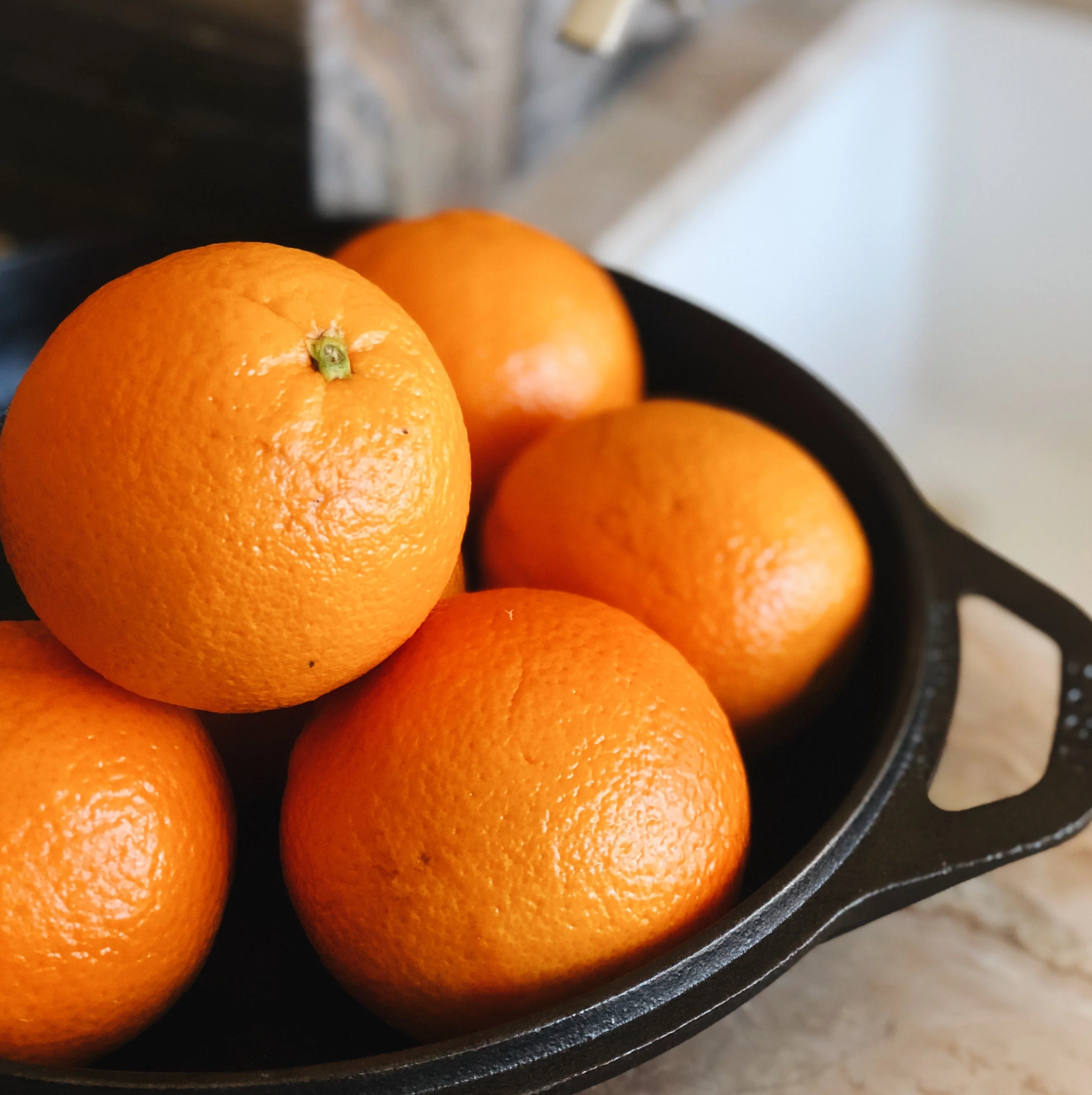 Premium Organic Valencia Oranges